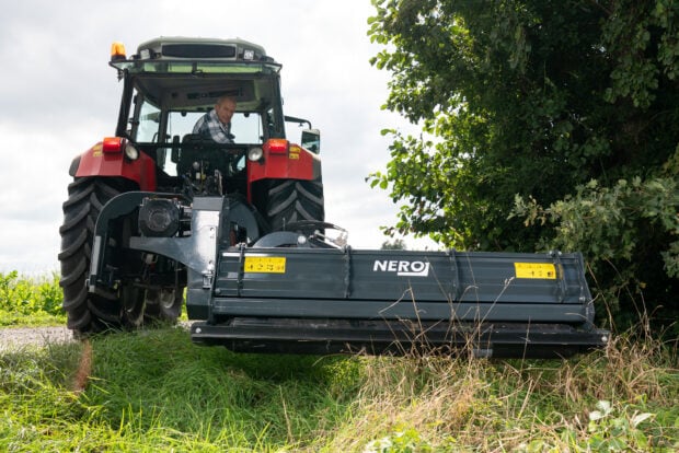 boeschungsmulcher-nero-R-160H-low-res-003