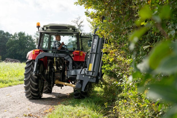 boeschungsmulcher-nero-R-160H-low-res-017