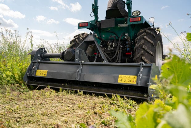 schlegelmulcher-nero-F-175H-low-res-004