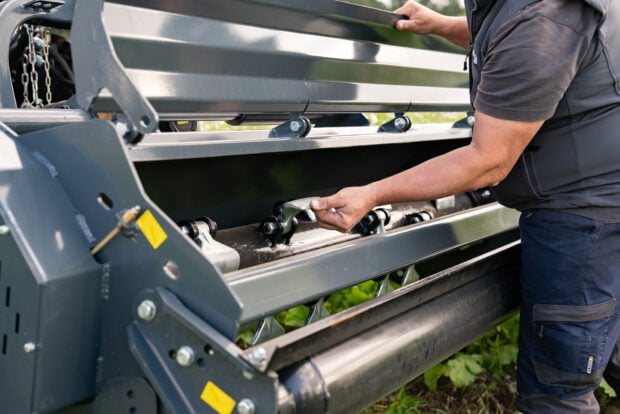 schlegelmulcher-nero-M-200H-low-res-020