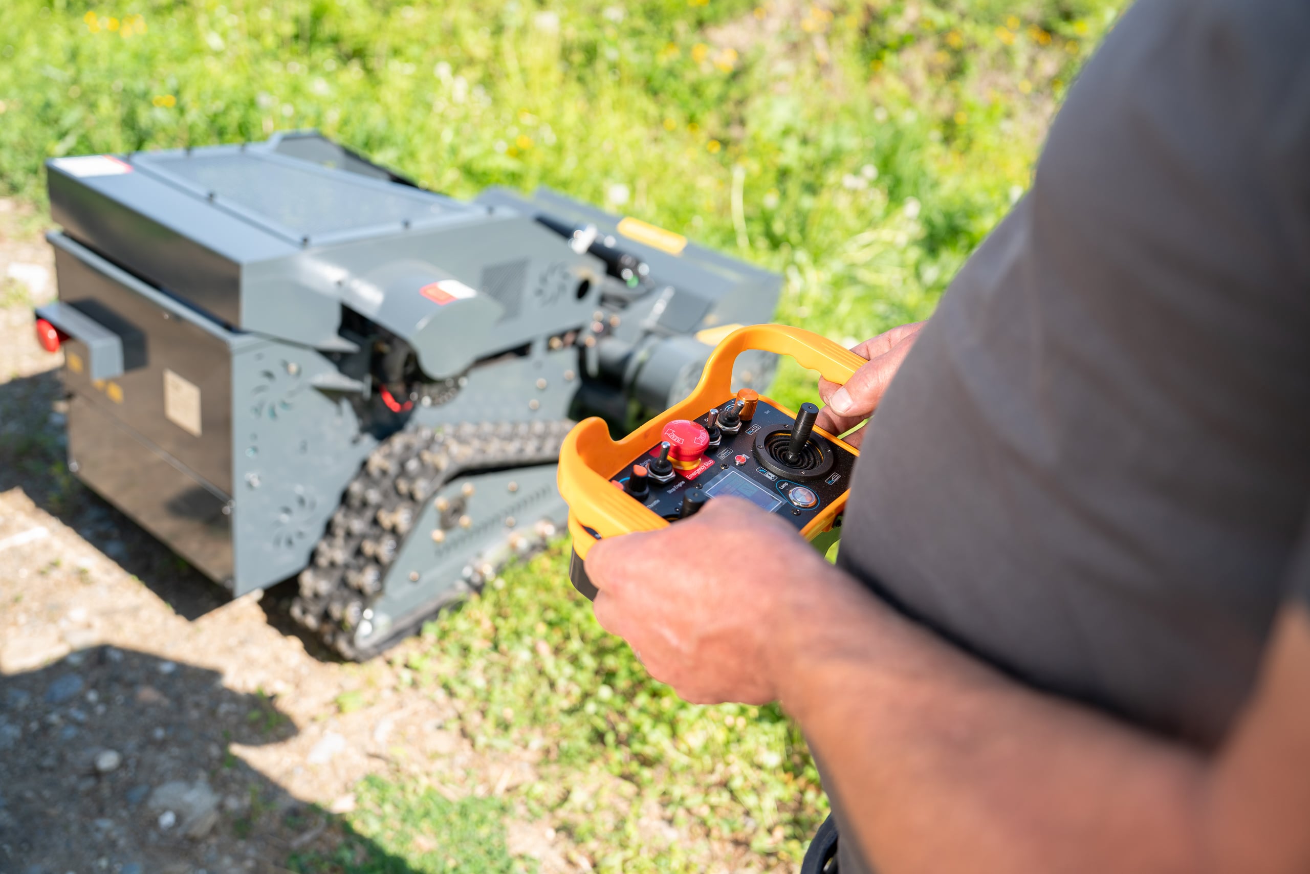 remote-mulcher-nero-RSM-800GT-1000GT-fernsteuerung-low-res-001